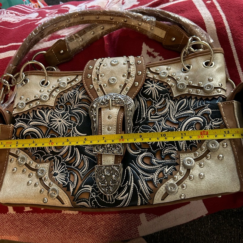 ‘Not Your First Rodeo’ Handbag. - Picture 9 of 10
